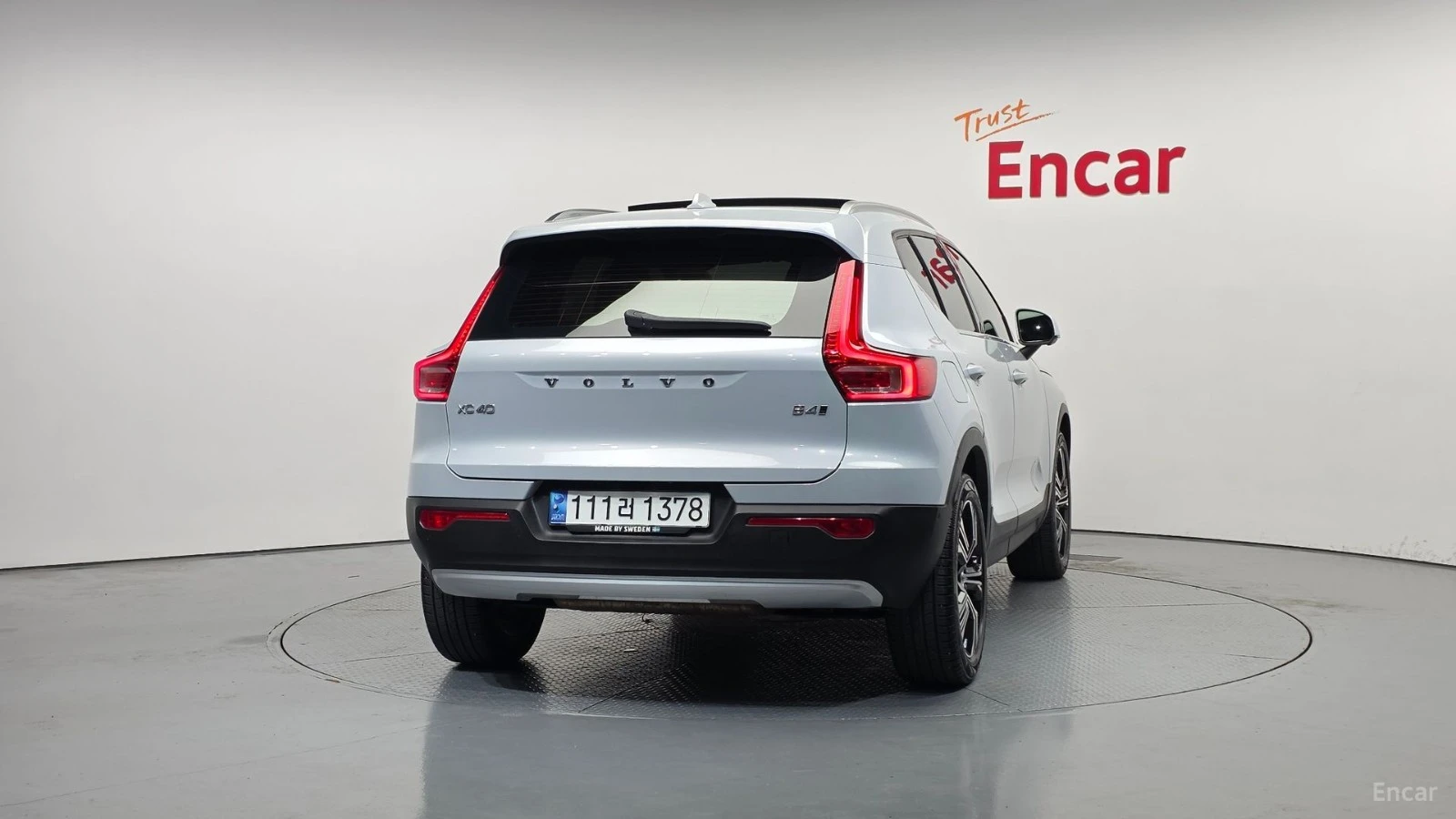 Volvo XC40 B4 Inscription* КОЖА* НАВИ* ПАНО* 360, снимка 4 - Автомобили и джипове - 55546448