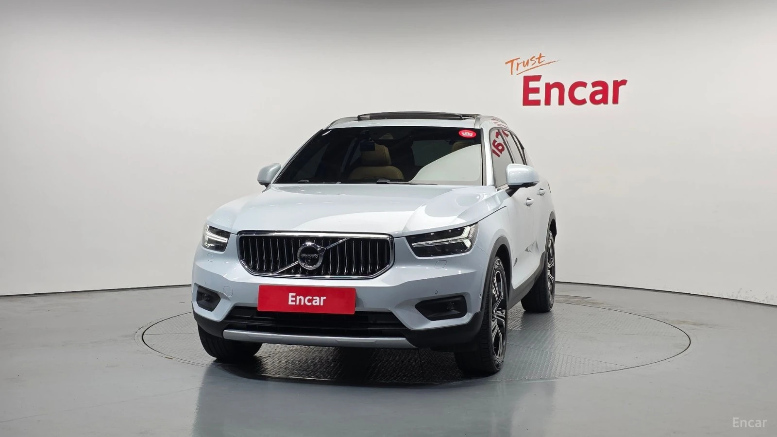 Volvo XC40 B4 Inscription* КОЖА* НАВИ* ПАНО* 360, снимка 3 - Автомобили и джипове - 55546448
