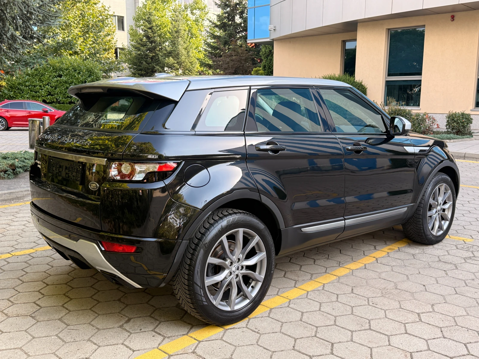 Land Rover Range Rover Evoque 2.2TD4* AWD* , снимка 4 - Автомобили и джипове - 55900010