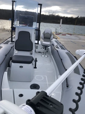 Надуваема лодка Zodiac Pro 5.5, снимка 2