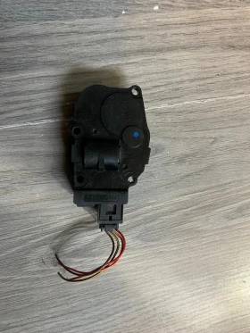 929888G Моторче клапи парно MERCEDES-BENZ ML  EFB336, снимка 2