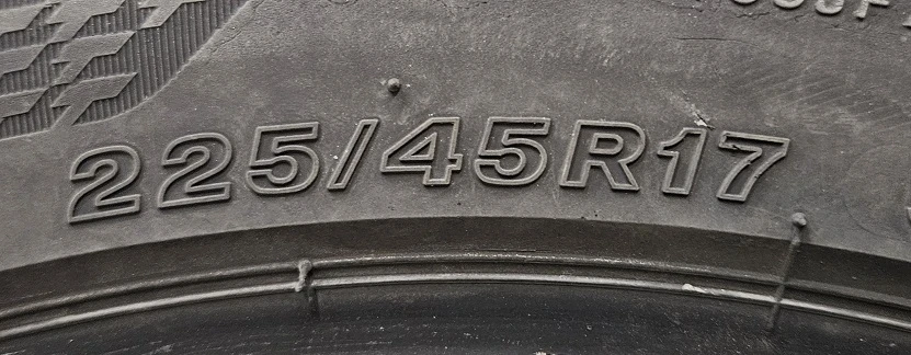 Гуми Летни 225/45R17, снимка 4 - Гуми и джанти - 54084593
