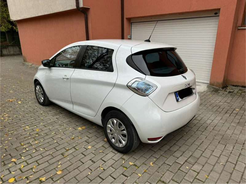 Renault Zoe, снимка 2 - Автомобили и джипове - 48005477