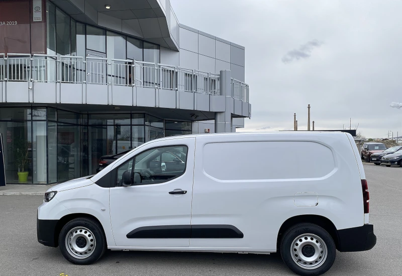 Toyota Proace City 1.5 D4D 6MT L2  COMFORT, снимка 8 - Автомобили и джипове - 49861126