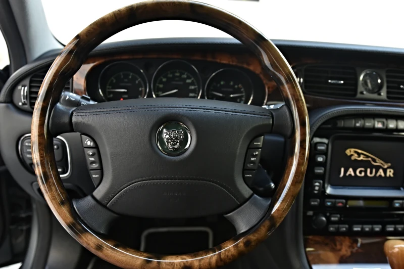 Jaguar Xj 4.2 Supercharged 400PK, снимка 11 - Автомобили и джипове - 50424505