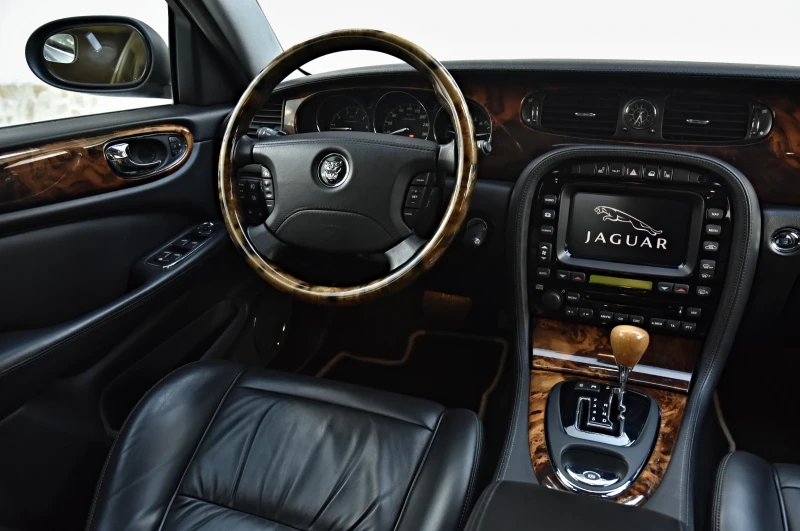 Jaguar Xj 4.2 Supercharged 400PK, снимка 9 - Автомобили и джипове - 50424505