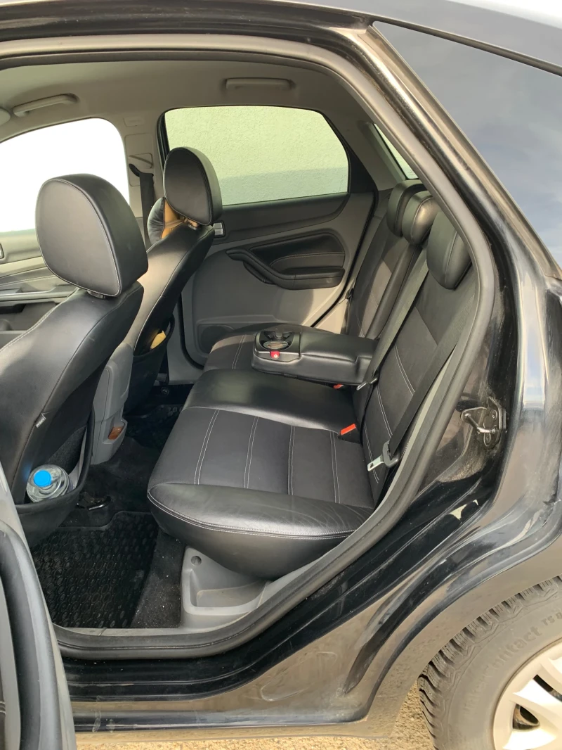 Ford Focus 1.6 TDCi, снимка 11 - Автомобили и джипове - 52691539