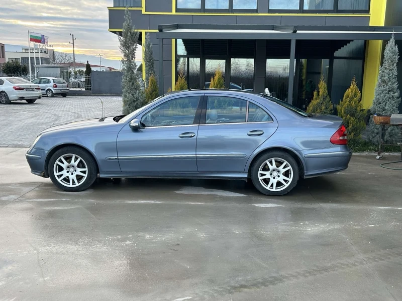 Mercedes-Benz E 320 Авангард, снимка 3 - Автомобили и джипове - 52920859
