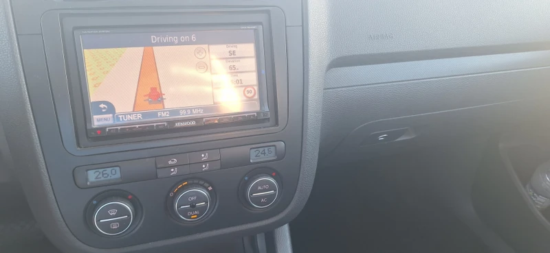 VW Golf 5, снимка 7 - Автомобили и джипове - 53091124