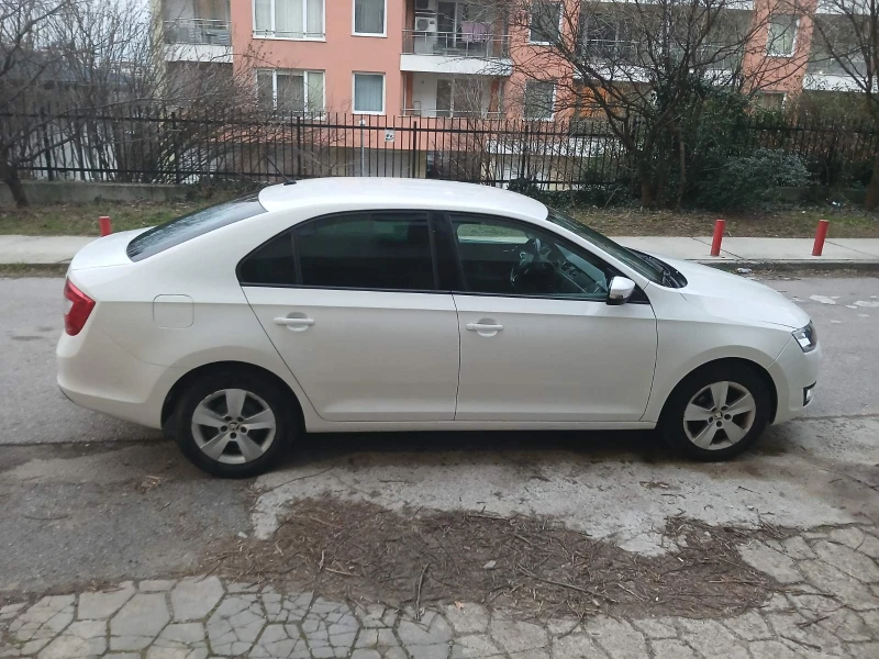 Skoda Rapid Седан, снимка 4 - Автомобили и джипове - 53479124