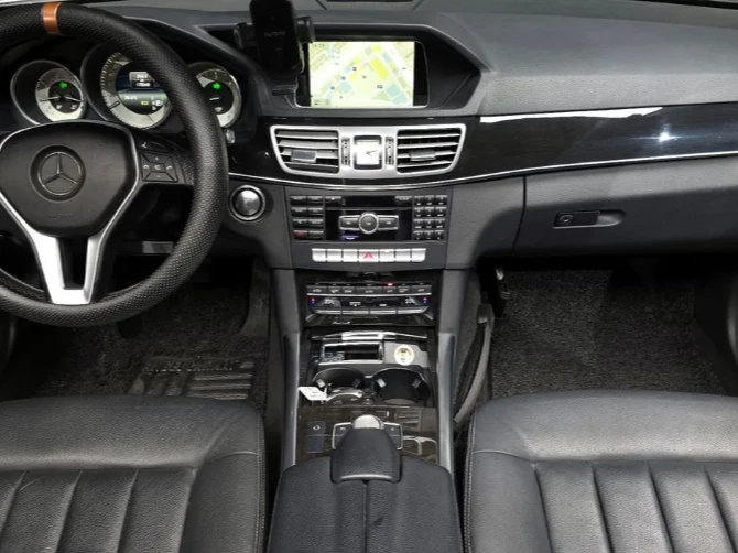 Mercedes-Benz E 250 4MATIC - изображение 7