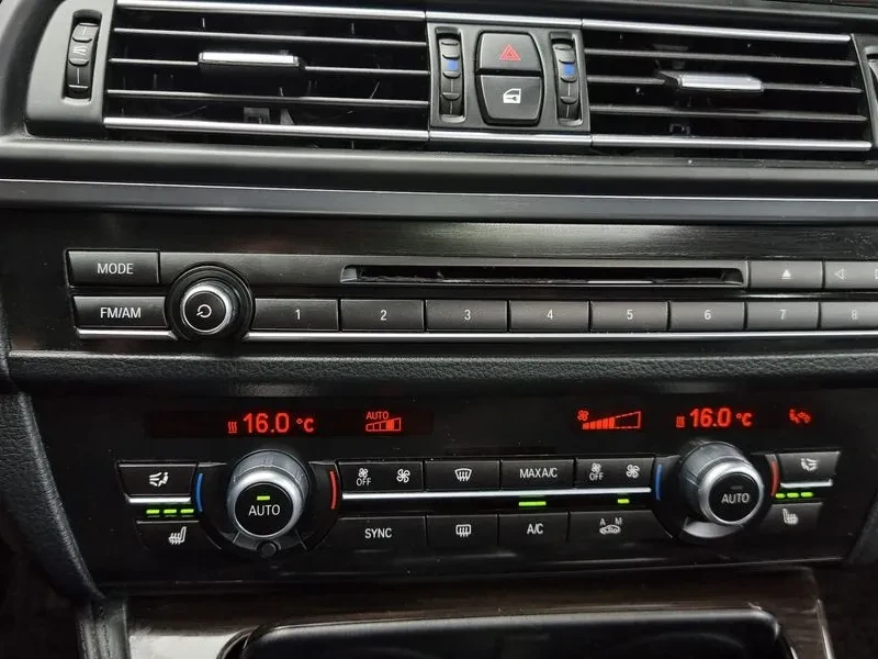 BMW 520, снимка 16 - Автомобили и джипове - 52810461