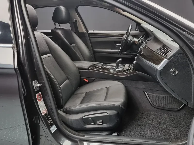 BMW 520, снимка 11 - Автомобили и джипове - 52810461