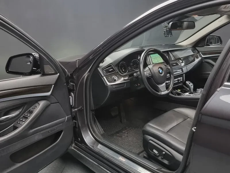 BMW 520, снимка 10 - Автомобили и джипове - 52810461