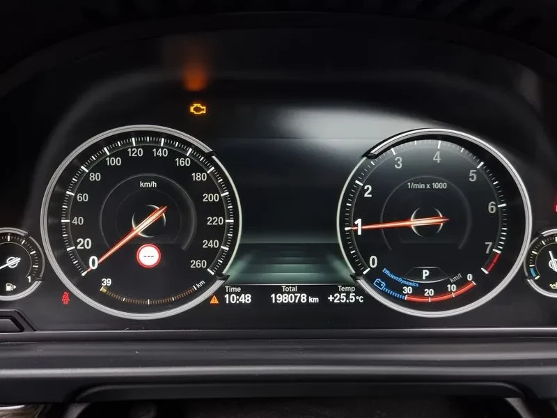 BMW 520, снимка 8 - Автомобили и джипове - 52810461