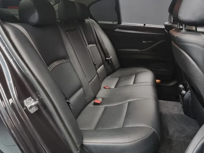 BMW 520, снимка 12 - Автомобили и джипове - 52810461