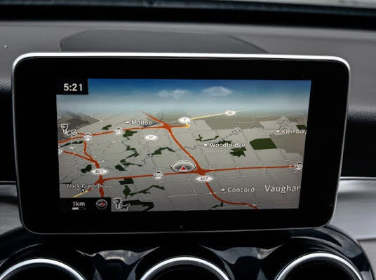 Mercedes-Benz C 400 * AMG Line * HeadUp * * AвтоКредит* (ЦЕНА ДО БГ), снимка 10 - Автомобили и джипове - 53797866