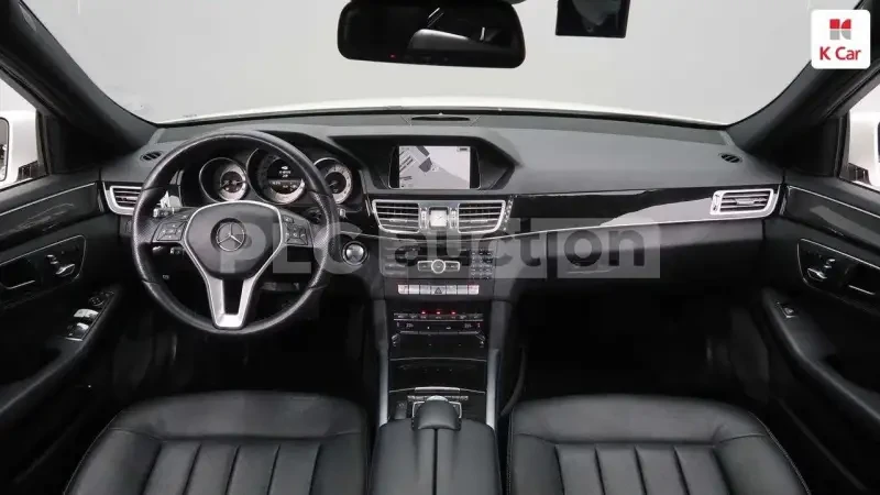 Mercedes-Benz E 300 4MATIC , снимка 2 - Автомобили и джипове - 54258977