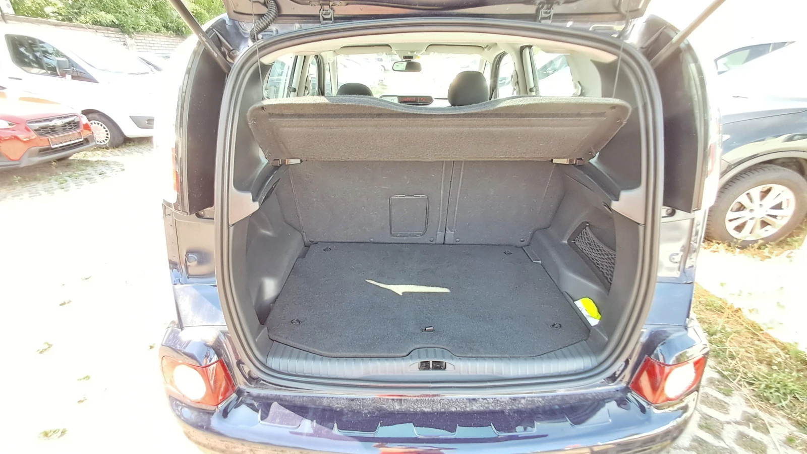 Citroen C3 Picasso EXCLUSIVE FULL РЕАЛ КМ ИЗКЛЮЧИТЕЛН СЕРВ КНИЖК 1.6D, снимка 16 - Автомобили и джипове - 1628209