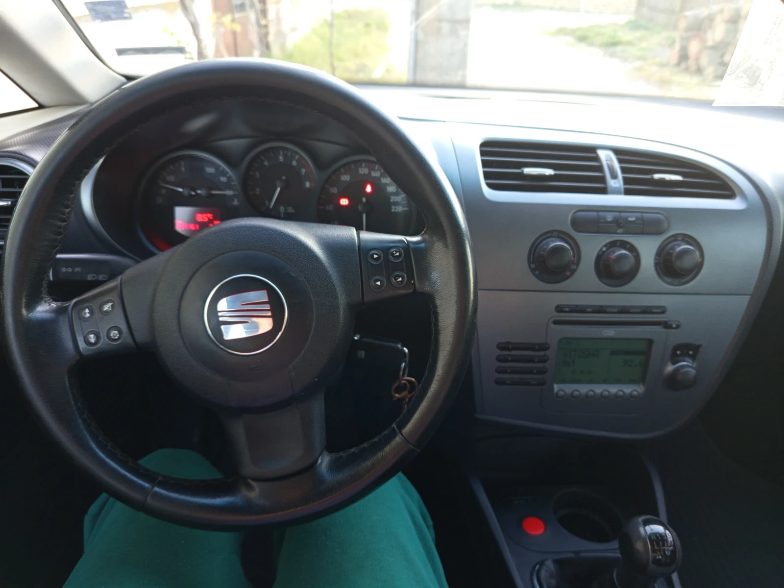 Seat Leon 1.6 - изображение 8