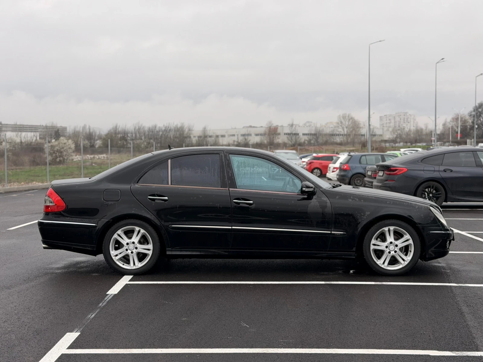 Mercedes-Benz E 320 CDI-EVO-Лизинг през Уникредит по 120 евро, снимка 5 - Автомобили и джипове - 51364231