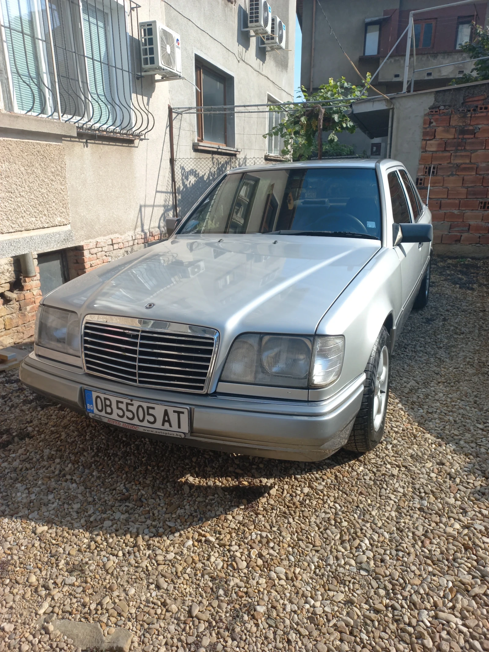 Mercedes-Benz E 250 2.5d - изображение 3