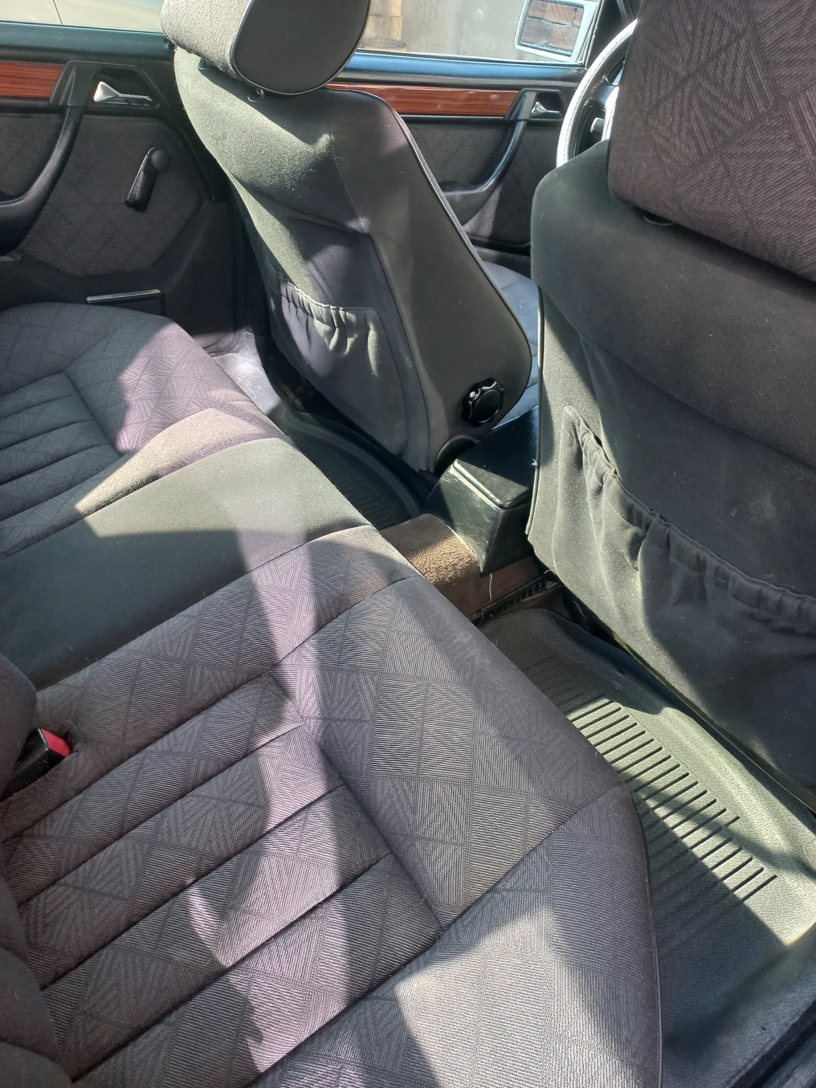 Mercedes-Benz E 250 2.5d - изображение 8