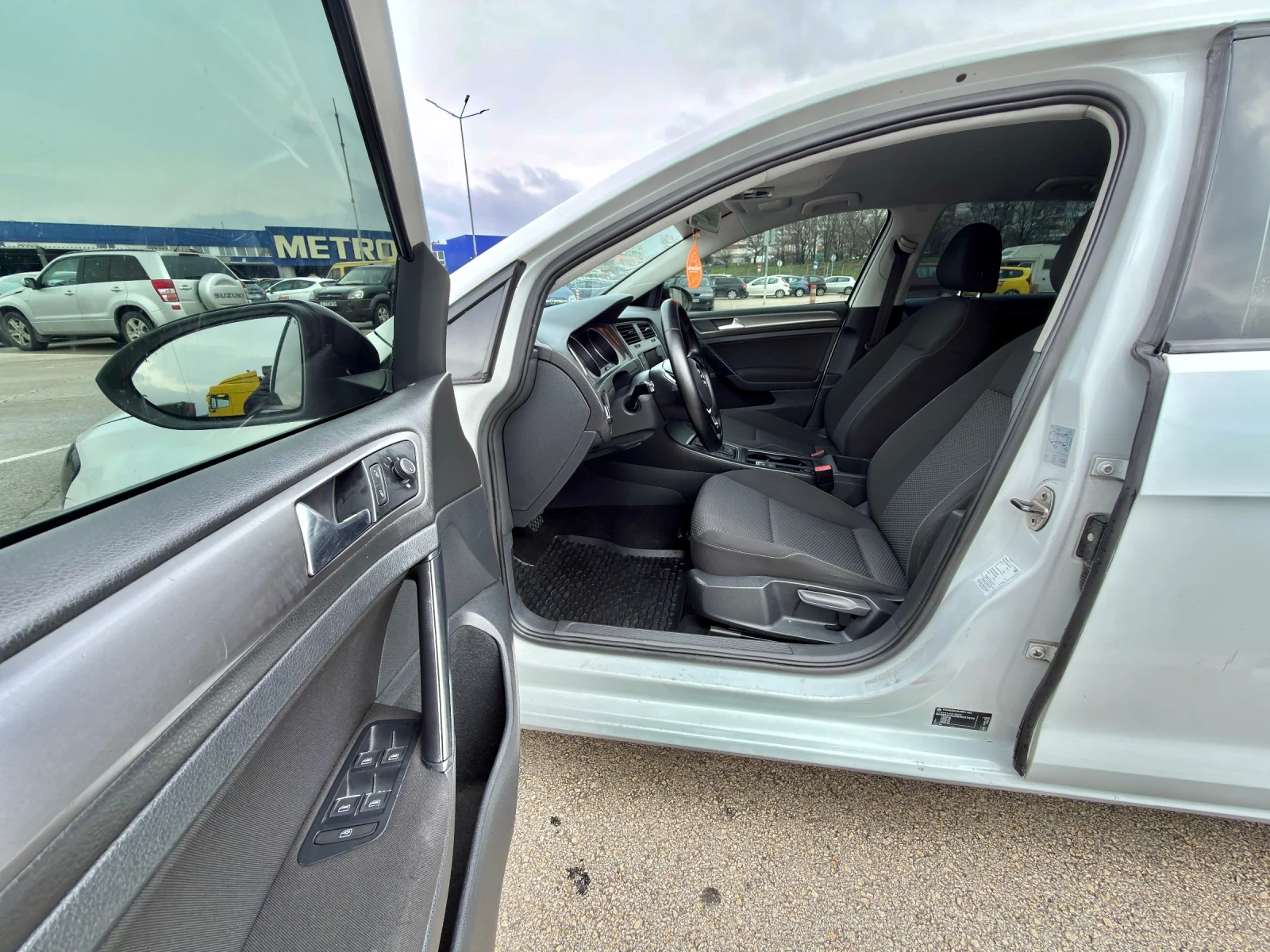 VW Golf TDI, снимка 5 - Автомобили и джипове - 54028191