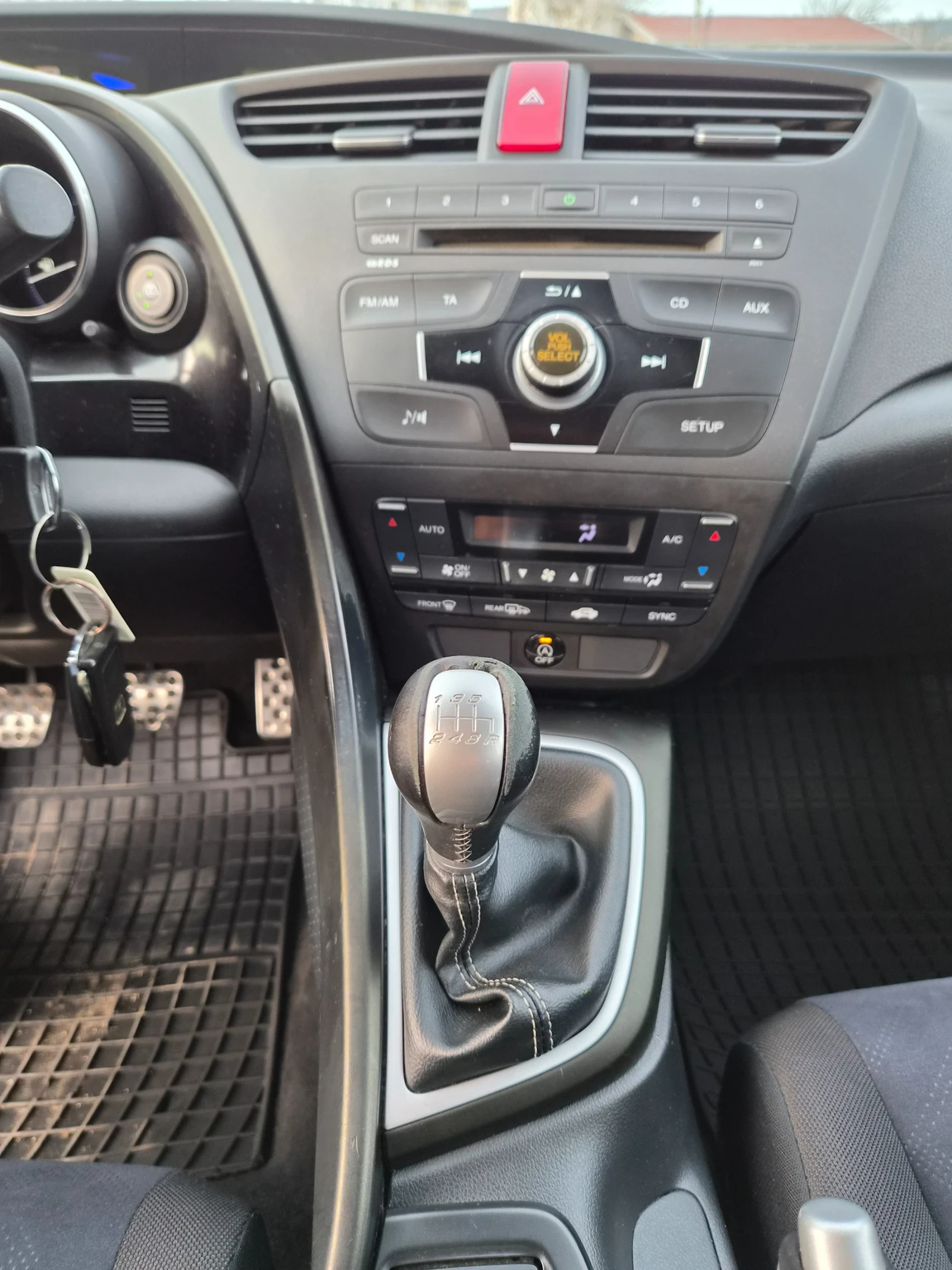 Honda Civic 1.8i 140kc GAS, снимка 10 - Автомобили и джипове - 54057609