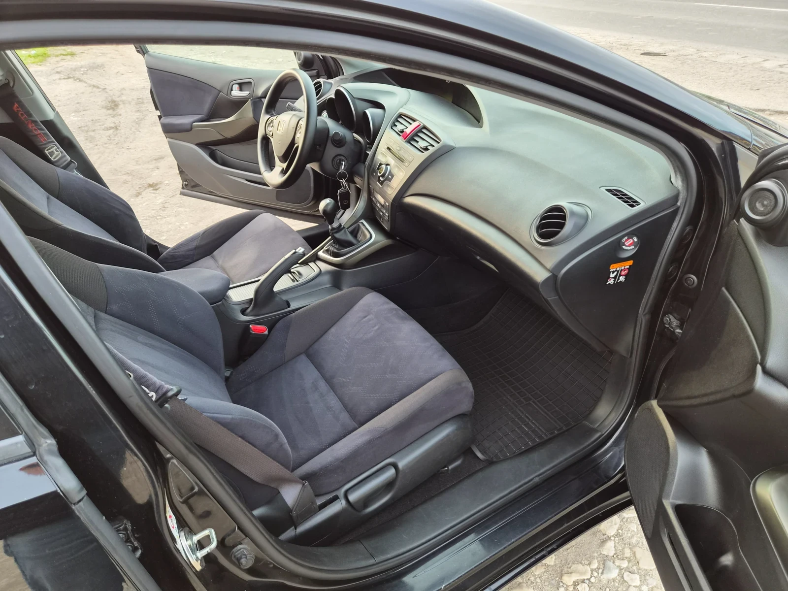 Honda Civic 1.8i 140kc GAS, снимка 13 - Автомобили и джипове - 54057609