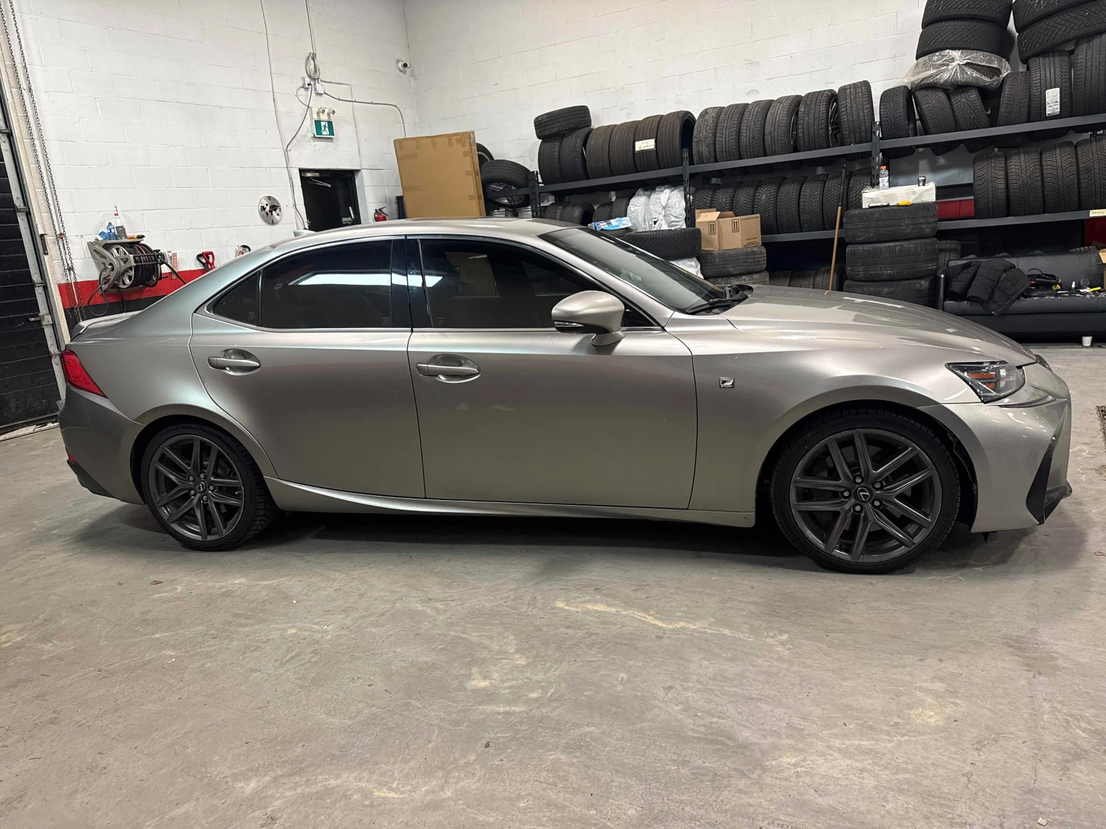 Lexus IS 300 F-SPORT * * CARFAX * * АВТО КРЕДИТ * * , снимка 5 - Автомобили и джипове - 54083187
