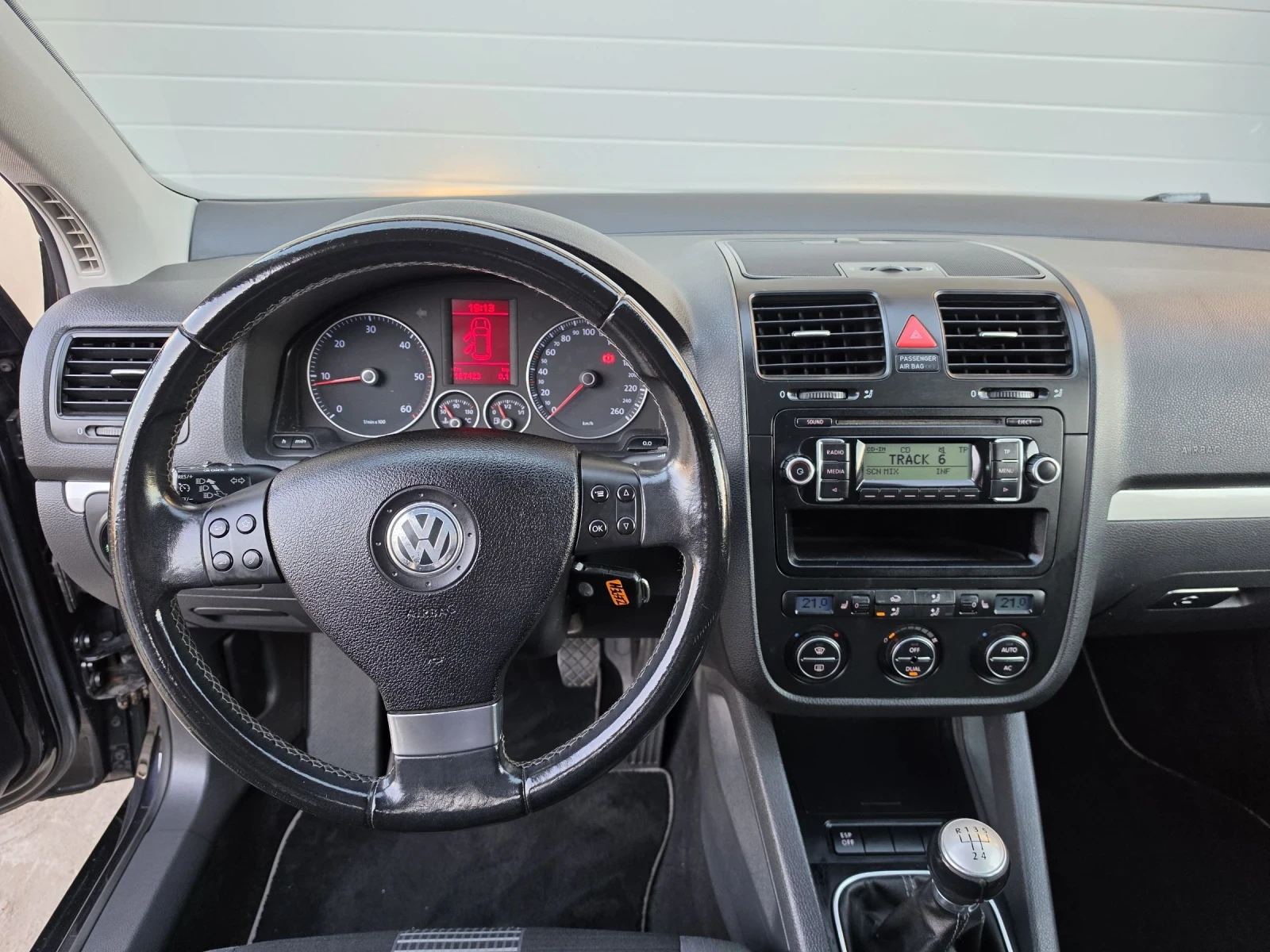 VW Golf United 1.9 TDI, снимка 8 - Автомобили и джипове - 54114450