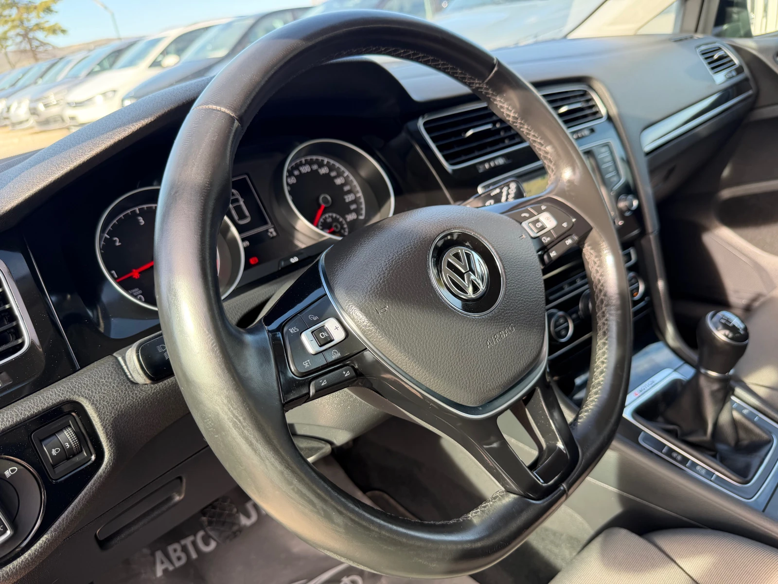 VW Golf 2.0TDI 5P 4MOTION EXECUTIVE BLUEMOTION 110KW, снимка 9 - Автомобили и джипове - 54219852