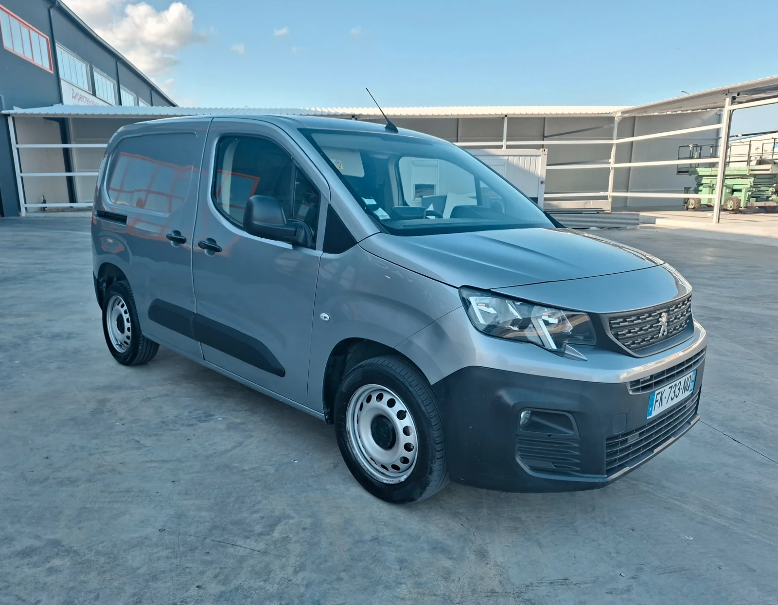 Peugeot Partner 3 места - 63 000 km, снимка 4 - Автомобили и джипове - 54401708