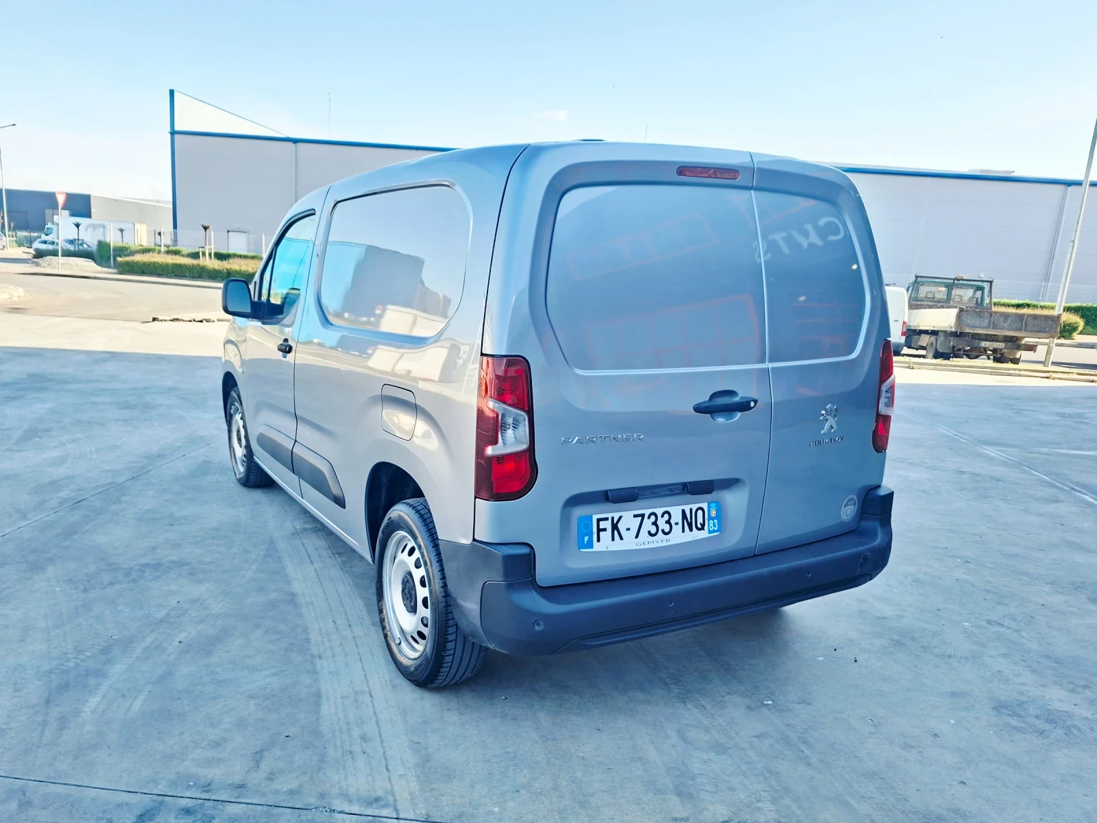 Peugeot Partner 3 места - 63 000 km, снимка 5 - Автомобили и джипове - 54401708