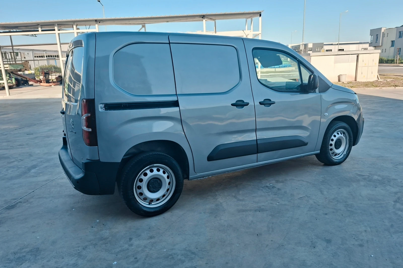 Peugeot Partner 3 места - 63 000 km, снимка 7 - Автомобили и джипове - 54401708