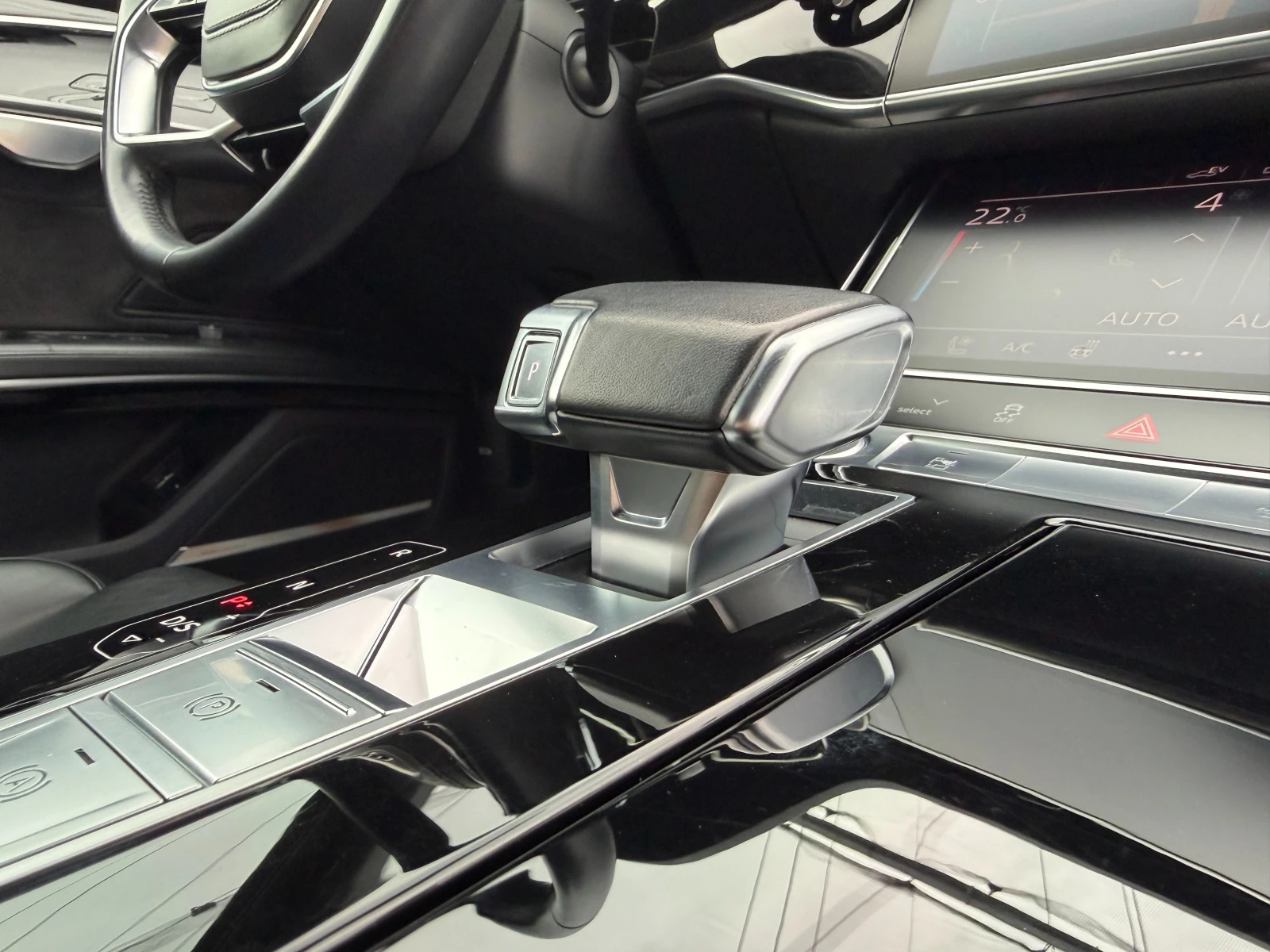 Audi A8 60TFSIe PLUG IN/QUATTRO/FULL/MATRIX, снимка 16 - Автомобили и джипове - 54457854
