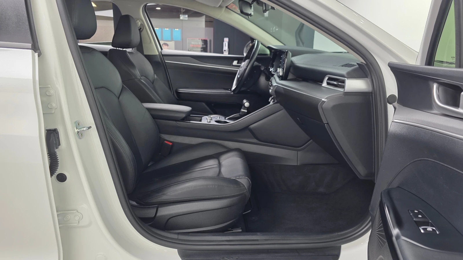 Kia K5 Фабрична Газ, снимка 12 - Автомобили и джипове - 55239661