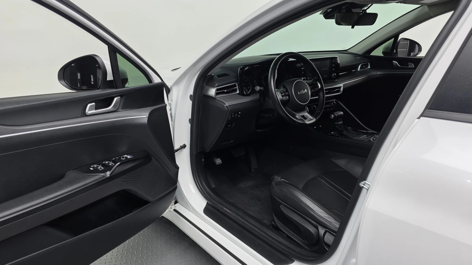 Kia K5 Фабрична Газ, снимка 9 - Автомобили и джипове - 55239661