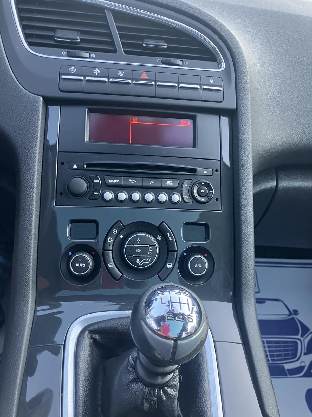 Peugeot 5008 FAMILY 1.6 TDI, снимка 12 - Автомобили и джипове - 55710758