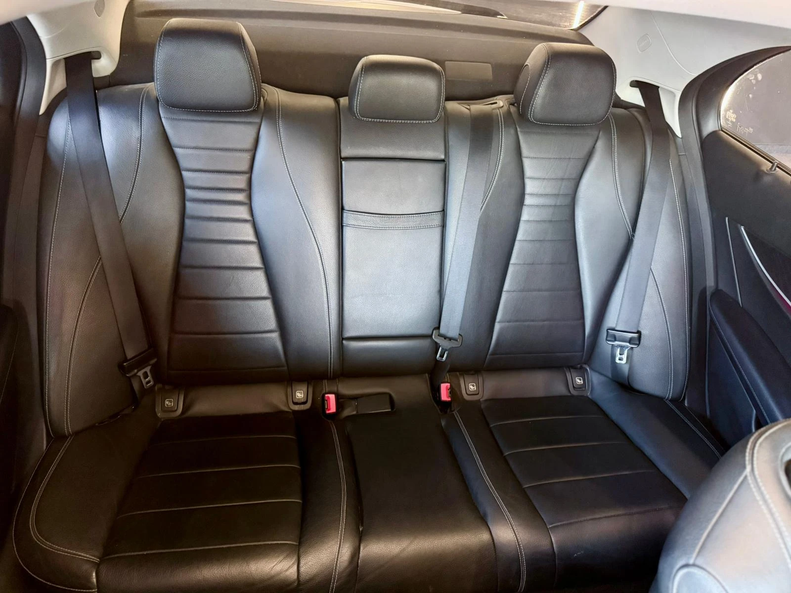 Mercedes-Benz E 350 4M* 63 AMG Paket* Pano* Подгрев* ЛИЗИНГ , снимка 15 - Автомобили и джипове - 55885572