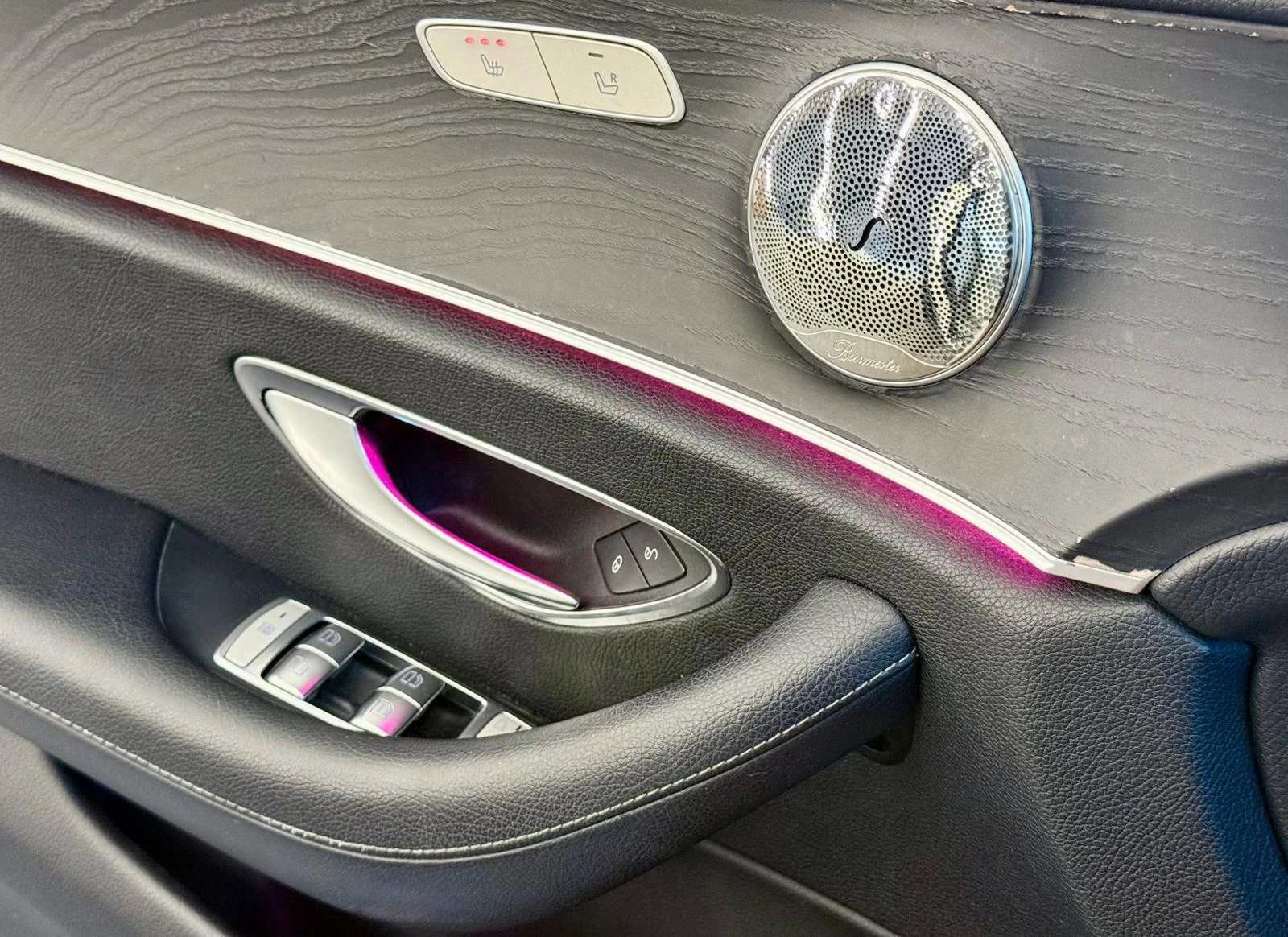 Mercedes-Benz E 350 4M* 63 AMG Paket* Pano* Подгрев* ЛИЗИНГ , снимка 7 - Автомобили и джипове - 55885572