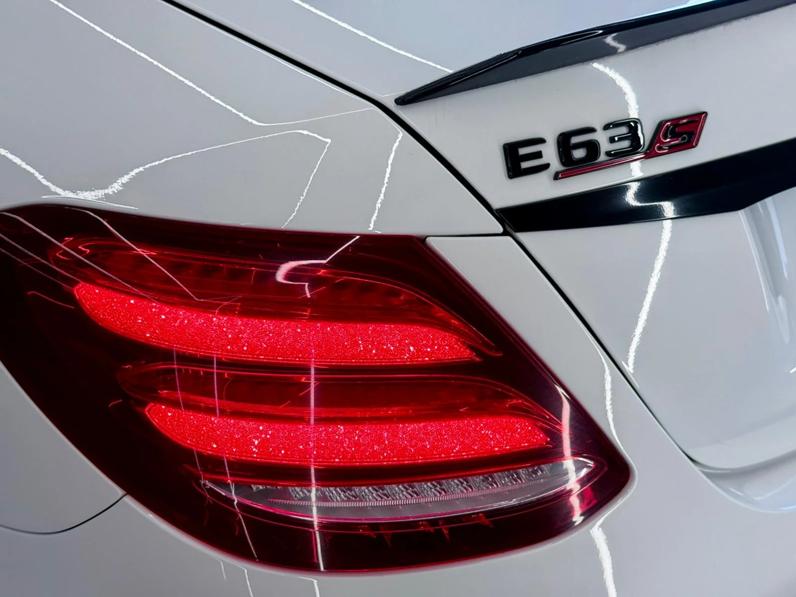 Mercedes-Benz E 350 4M* 63 AMG Paket* Pano* Подгрев* ЛИЗИНГ , снимка 16 - Автомобили и джипове - 55885572