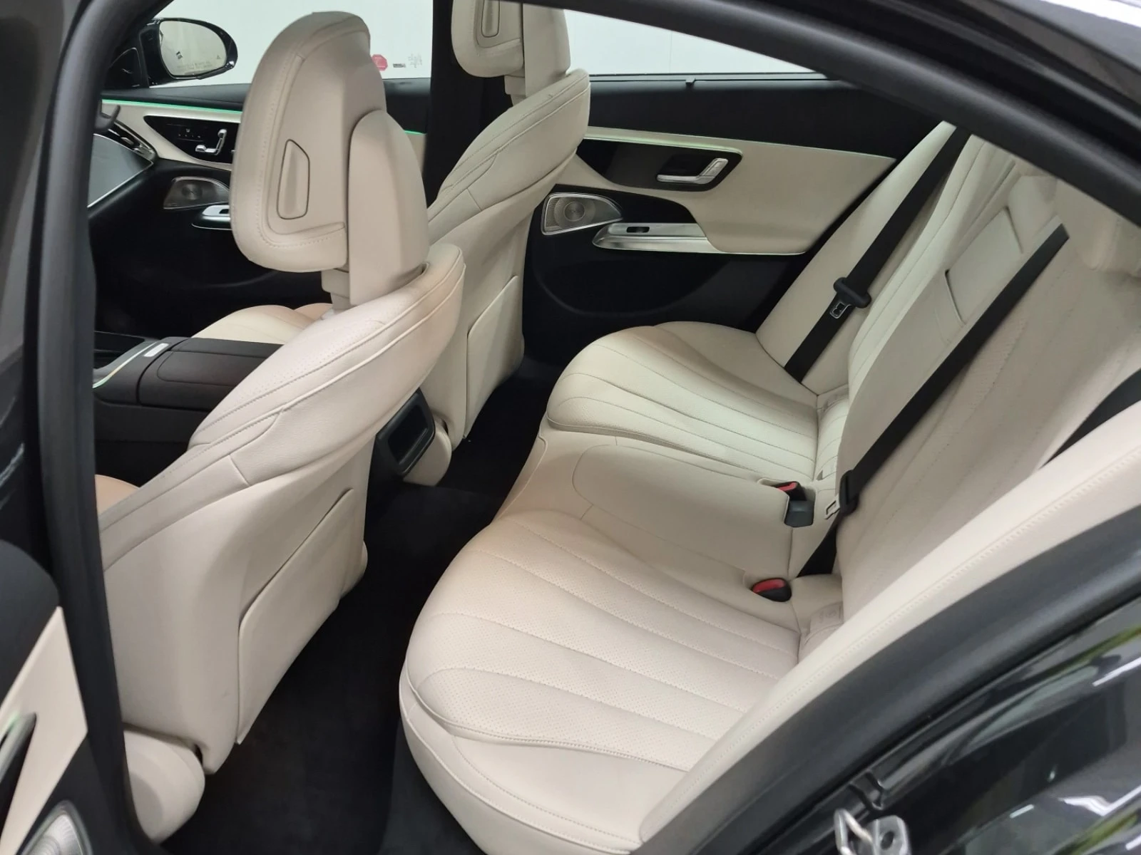 Mercedes-Benz E 350 4MATIC * НОВА * HEAD UP * * CARFAX * , снимка 12 - Автомобили и джипове - 56094867