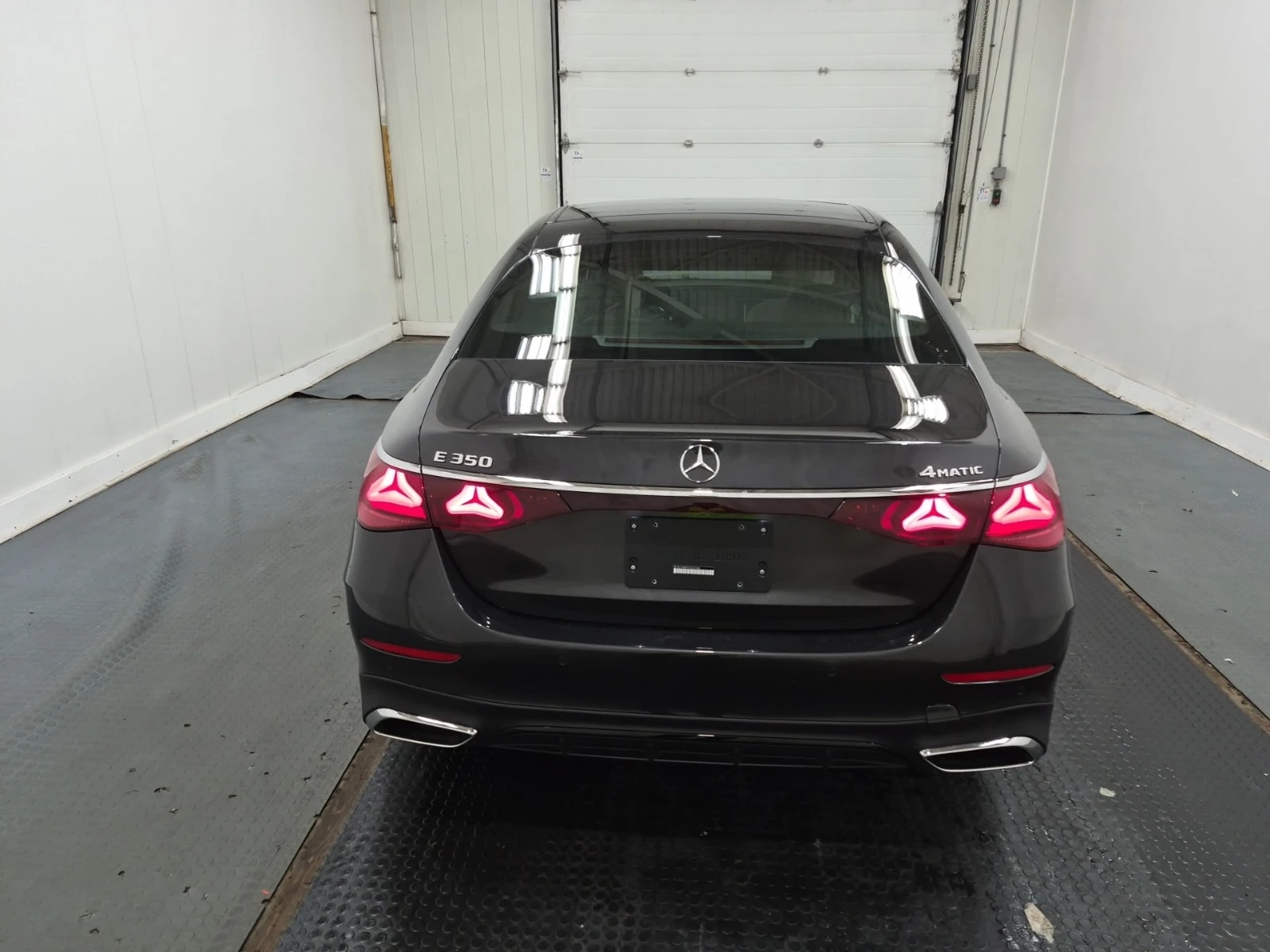 Mercedes-Benz E 350 4MATIC * НОВА * HEAD UP * * CARFAX * , снимка 17 - Автомобили и джипове - 56094867
