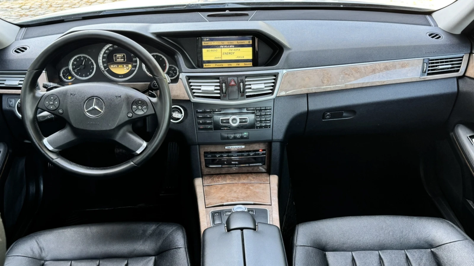 Mercedes-Benz E 220 cdi, снимка 11 - Автомобили и джипове - 56588151