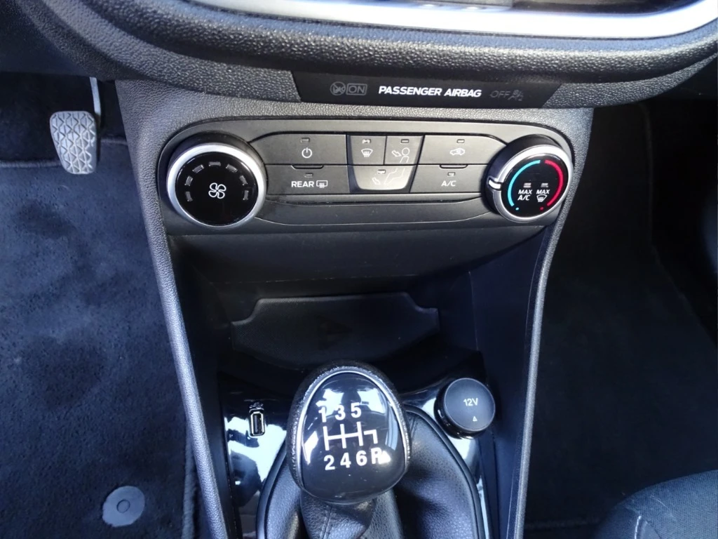 Ford Fiesta, снимка 8 - Автомобили и джипове - 56613517