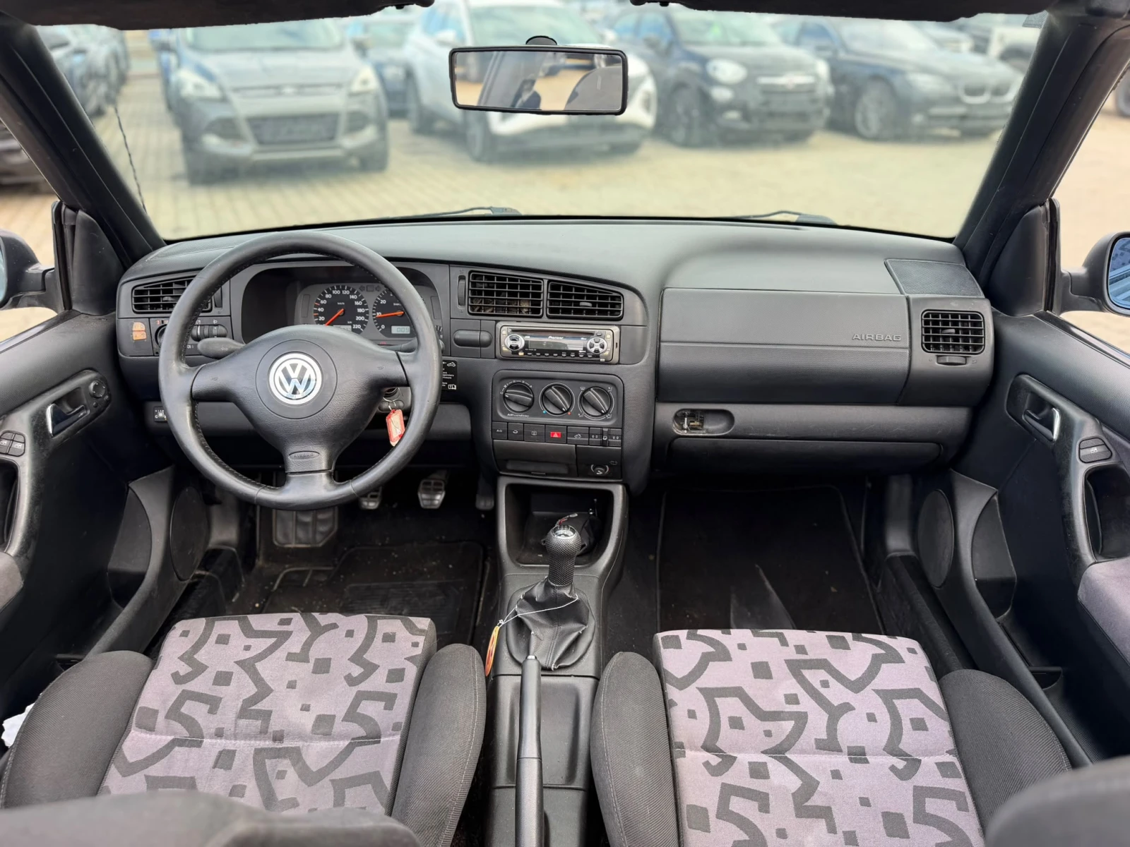 VW Golf / 1.6I / GAS / KARMANN /, снимка 11 - Автомобили и джипове - 56614878