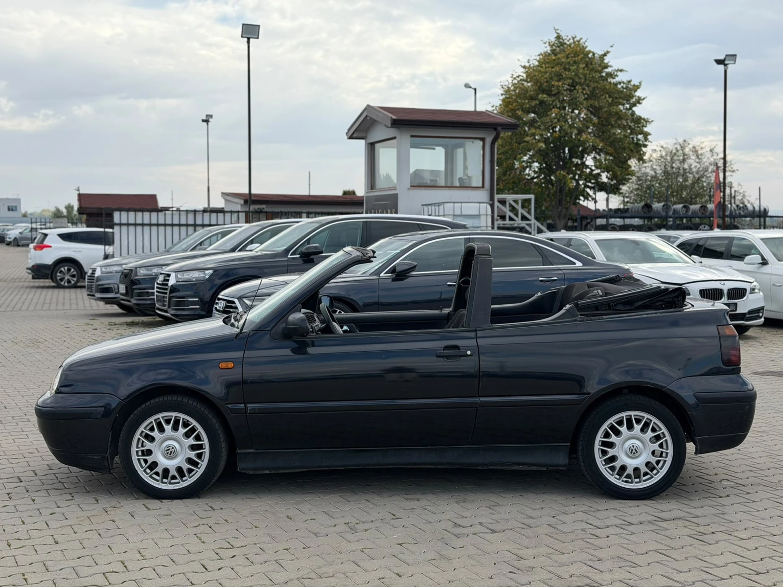 VW Golf / 1.6I / GAS / KARMANN /, снимка 2 - Автомобили и джипове - 56614878
