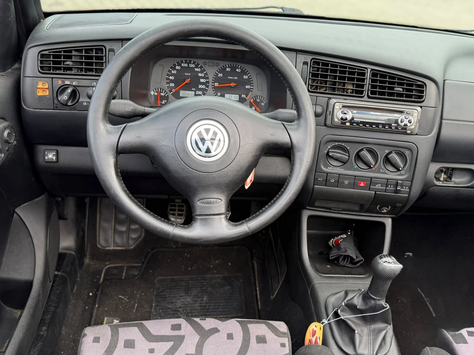 VW Golf / 1.6I / GAS / KARMANN /, снимка 12 - Автомобили и джипове - 56614878